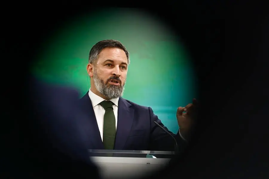 29/05/2023 00:00 (UTC)
Cr&eacute;dito:
EFE
Fuente:
EFE
Autor:
Rodrigo Jimenez
Tem&aacute;tica:
Pol&iacute;tica &raquo; Elecciones &raquo; Elecciones locales
Pol&iacute;tica &raquo; Elecciones &raquo; Elecciones regionales
Pol&iacute;tica &raquo; Partidos
El l&iacute;der de VOX, Santiago Abascal comparece en rueda de prensa. EFE / Rodrigo Jim&eacute;nez