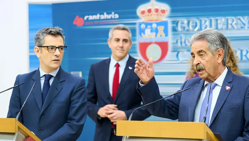 El presidente de Cantabria, Miguel &Aacute;ngel Revilla, Pablo Zuloaga y F&eacute;lix Bola&ntilde;os. Serrano Arce / Europa Press
