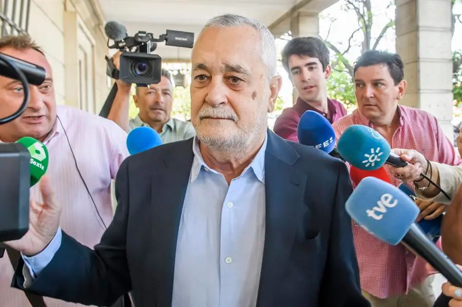 El expresidente de la Junta de Andaluc&iacute;a Jos&eacute; Antonio Gri&ntilde;&aacute;n. EFE/ Ra&uacute;l Caro.