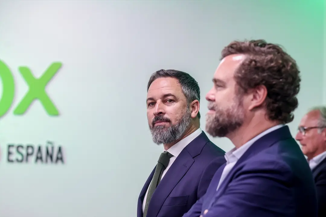 El l&iacute;der de VOX, Santiago Abascal (i) y el portavoz nacional del partido en el Congreso, Iv&aacute;n Espinosa de los Monteros (d). EP / Ricardo Rubio