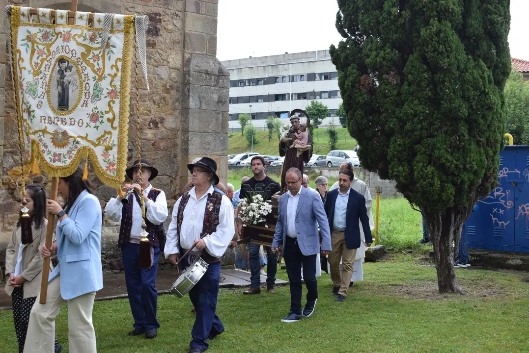 Fiestas de San Antonio, en Renedo. / AP