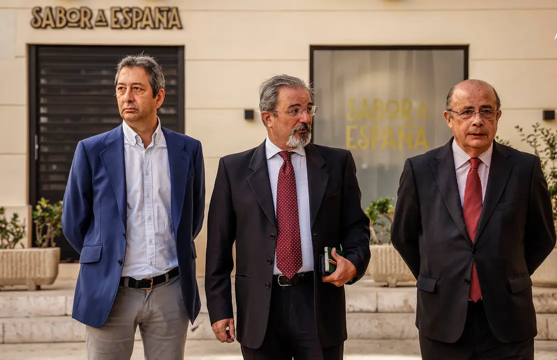 ROBER SOLSONA&hellip;20230613&hellip;.VALENCIA&hellip;.El presidente del PPCV y candidato m&aacute;s votado a la Presidencia de la Generalitat, Carlos Maz&oacute;n, finaliza con Vox la ronda de reuniones con las formaciones pol&iacute;ticas que han obtenido representaci&oacute;n parlamentaria.