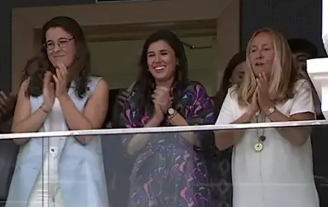 En el centro de la imagen, la pareja del alcalde de Madrid Teresa Urquijo y Moreno. / EP