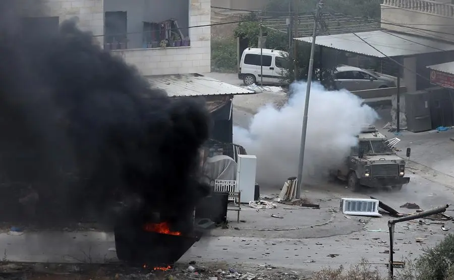 Enfrentamientos armados hoy en Yen&iacute;n. EFE/ ALAA BADARNEH