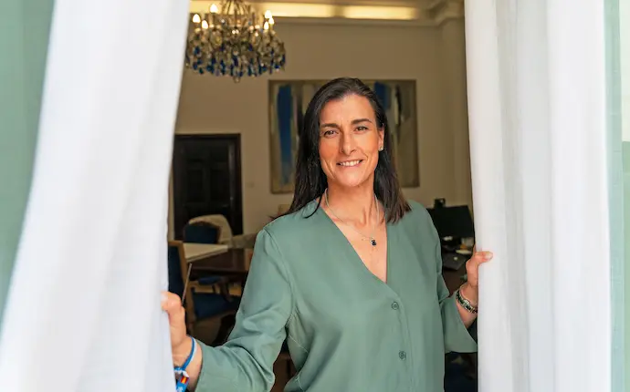 SANTANDER, 19/06/2023.- La alcaldesa de Santander, Gema Igual (PP), afronta un nuevo mandato con mayor&iacute;a absoluta y el objetivo de cambiar la ciudad "por dentro y por fuera" con proyectos transformadores que har&aacute;n que, en cuatro a&ntilde;os, tenga "otra posici&oacute;n a nivel nacional e internacional", asegura. EFE/ROM&Aacute;N G. AGUILERA
