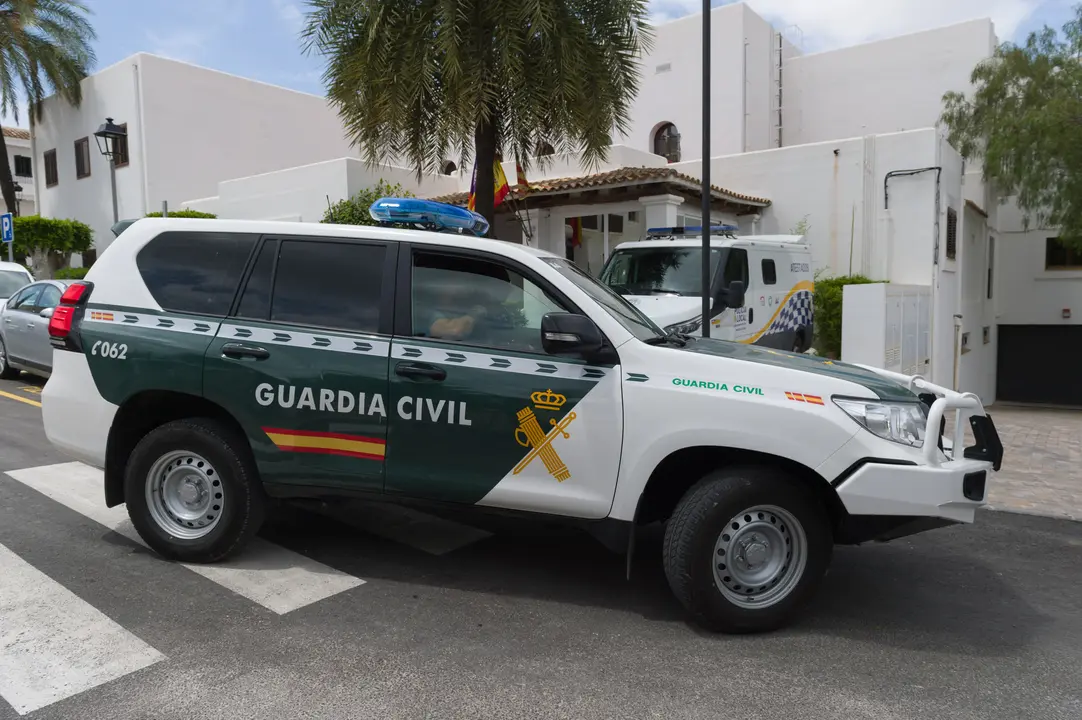 Coches de la Guardia Civil. / Germ&aacute;n Lama