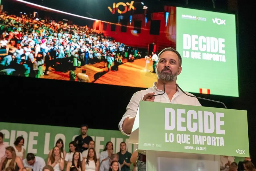 El presidente de Vox, Santiago Abascal interviene en el acto p&uacute;blico de precampa&ntilde;a en el Palacio Municipal de IFEMA, en Madrid. EFE / Fernando Villar