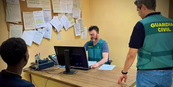 Detenido en la operaci&oacute;n 'Yakra' en Roquetas de Mar (Almer&iacute;a). / GC