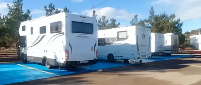 Aparcamiento de caravanas. / EP