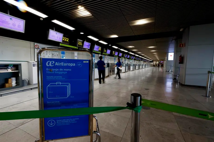 El aeropuerto de Barajas en Madrid. EFE/ Javier Liz&oacute;n