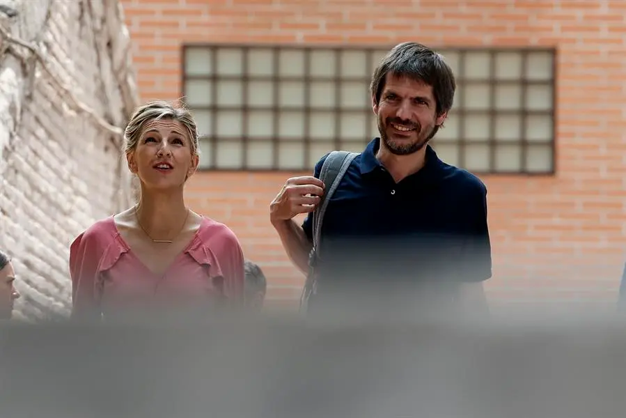 La l&iacute;der de Sumar, Yolanda D&iacute;az, y el portavoz Ernest Urtasun. / Sergio P&eacute;rez
