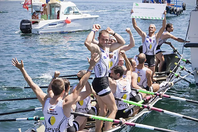 Pedre&ntilde;a fue el &uacute;ltimo equipo c&aacute;ntabro en ganar una bandera de la ACT el 18 de julio del 2010. / EUSKOLABEL LIGA