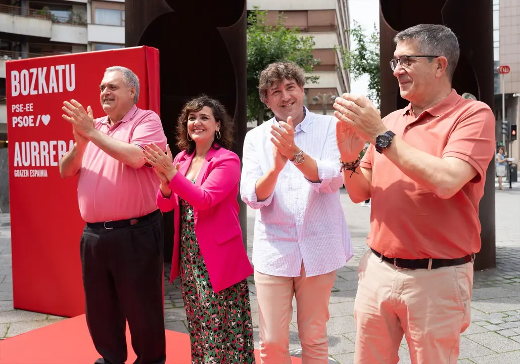 Patxi L&oacute;pez en un acto electoral del PSE-EE en Barakaldo (Bizkaia). EP