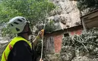 Rescate de las dos personas atrapadas en la v&iacute;a ferrata de La Hermida. / GC