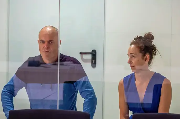 La Audiencia Nacional juzga al exjefe de ETA Mikel Kabikoitz Carrera Sarobe, Ata, y a Miren Itxaso Zald&uacute;a. / F.V.