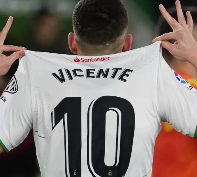 El jugador del Racing de Santander, &Iacute;&ntilde;igo Vicente.