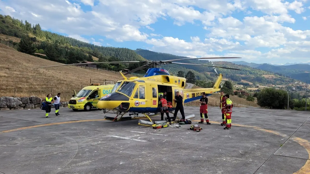 Evacuaci&oacute;n del corredor de monta&ntilde;a, en estado muy grave. / Alerta
