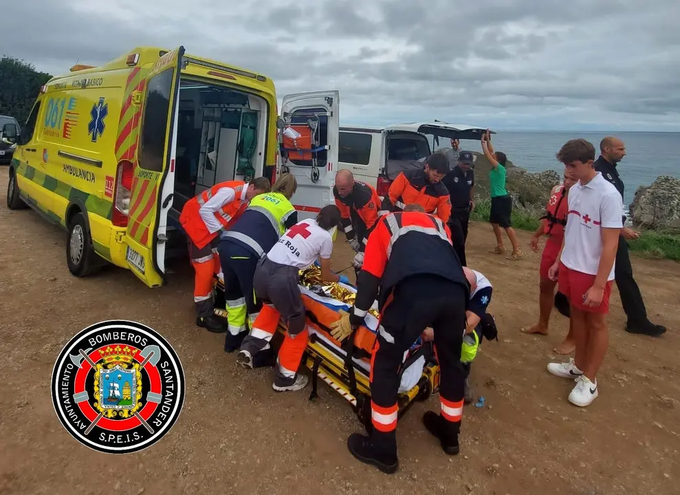 Momento en que es trasladada la persona en ambulancia. / Alerta