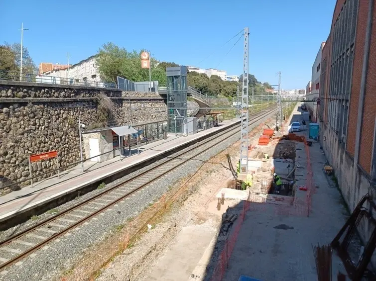 Vista de la estaci&oacute;n de tren en Valdecilla. / Alerta