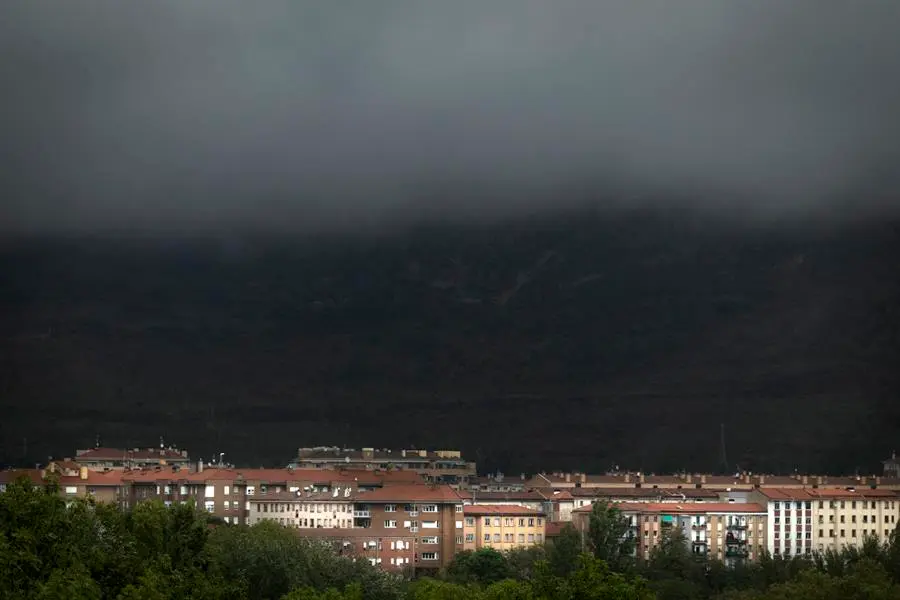 La DANA est&aacute; protagonizando en la Comarca de Pamplona uno de los mayores episodios de agua desde que existen registros. EFE / Villar L&oacute;pez