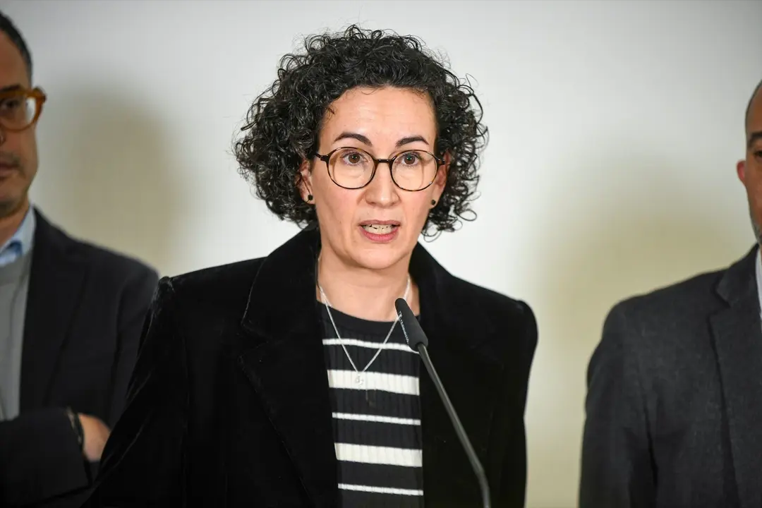 La secretaria general de ERC, Marta Rovira, en declaraciones a los medios. EP