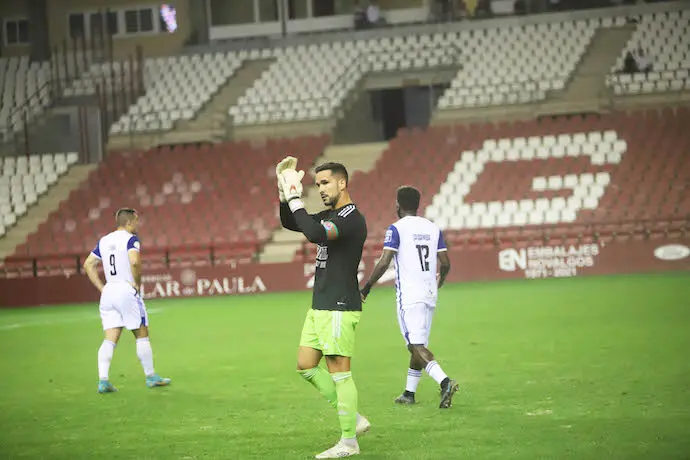 El equipo blanquiazul tras encajar una derrota. / aee