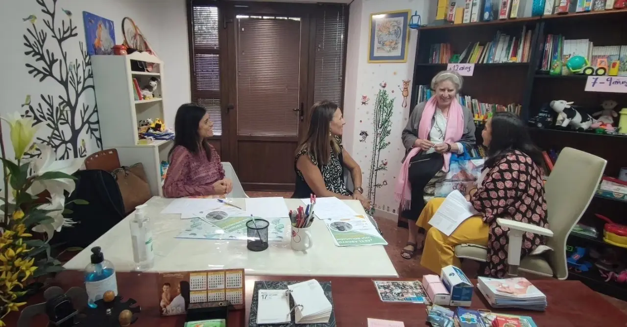 La portavoz de Vox en Santander, Laura Velasco, mantiene un encuentro con la Asociaci&oacute;n Provida Cantabria. / Alerta