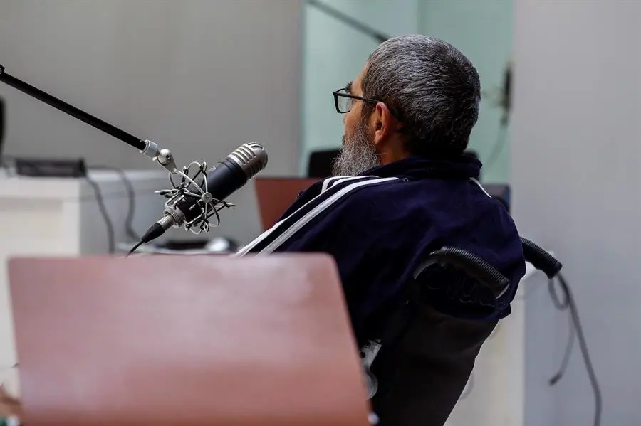 El espa&ntilde;ol de origen belga Mustafa Maya Amaya durante el juicio en el que fue condenado en 2018 por liderar una red dedicada a reclutar terroristas. EFE / Emilio Naranjo