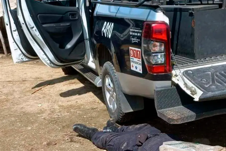 Fotograf&iacute;a del lugar donde fueron asesinados al menos 11 polic&iacute;as en Coyuca de Ben&iacute;tez estado de Guerrero (M&eacute;xico). EFE / Str