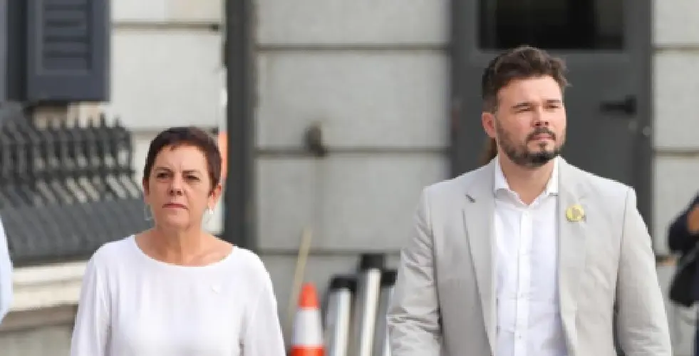 Los portavoces de Bildu, Mertxe Aizpurua, y de ERC, Gabriel Rufi&aacute;n, en el Congreso de los Diputados. Europa Press