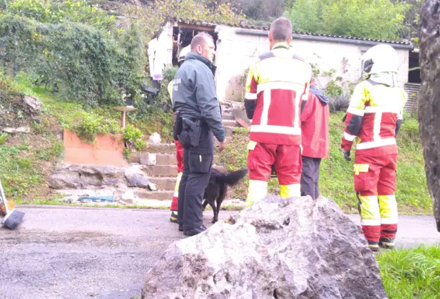 Varias operarios del 112 Cantabria. / alerta