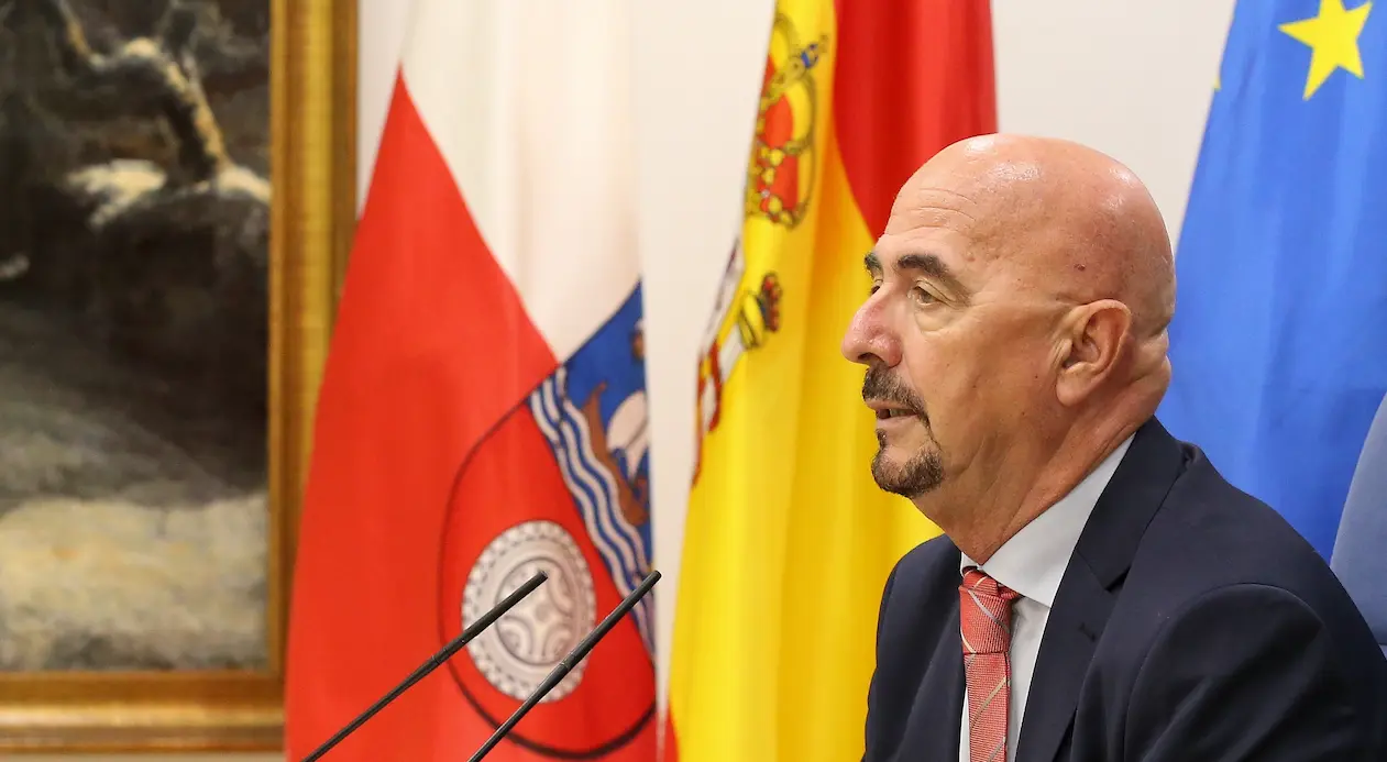 El consejero de Salud, C&eacute;sar Pascual, en rueda de prensa. / A.E.