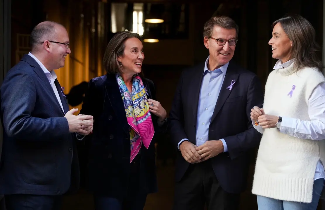 El l&iacute;der del PP, Alberto N&uacute;&ntilde;ez Feij&oacute;o, junto a la secretaria general del PP, Cuca Gamarra, el futuro portavoz en el Congreso, Miguel Tellado, la futura vicesecretaria de Organizaci&oacute;n, Carmen F&uacute;nez. EP