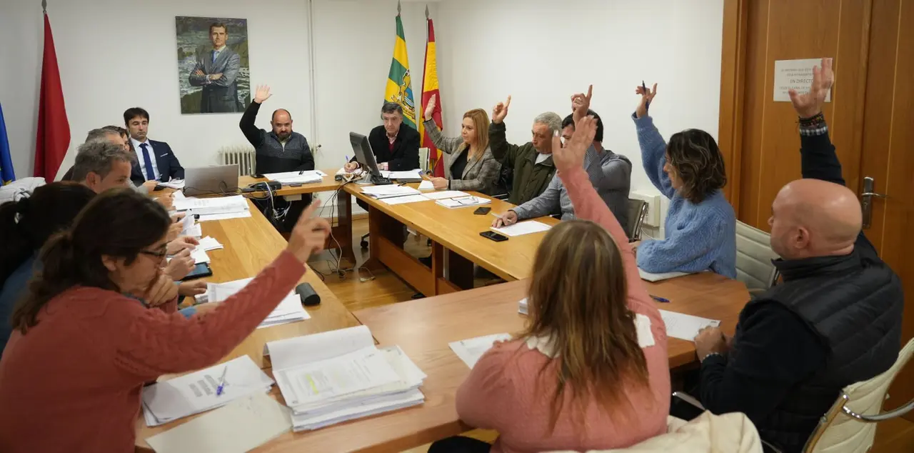 Los concejales durante la aprobaci&oacute;n del Presupuesto 2024.