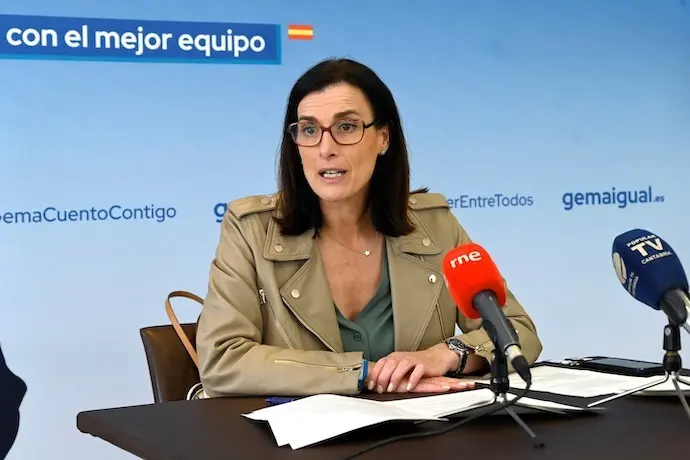 La alcaldesa de Santander, Gema Igual, durante la rueda de prensa. / A.E.