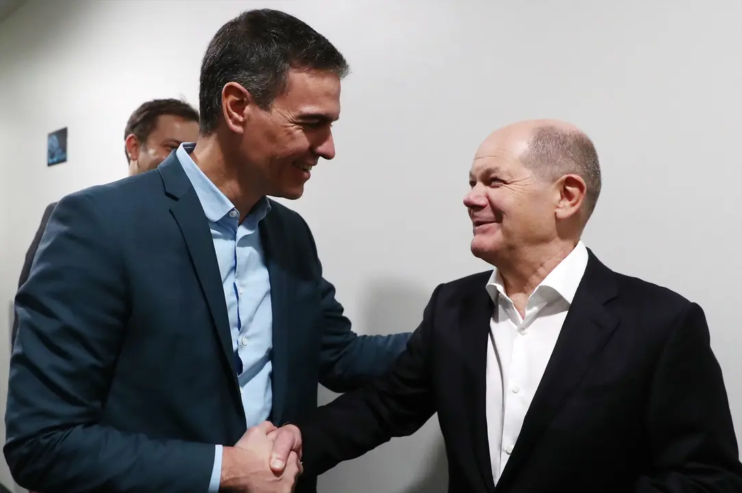 El presidente del Gobierno, Pedro S&aacute;nchez y el canciller alem&aacute;n, Olaf Scholz. EP / FERNANDO CALVO