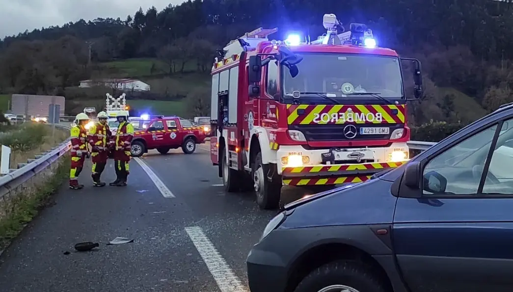 Accidente en la A-67 en Los Corrales de Buelna.