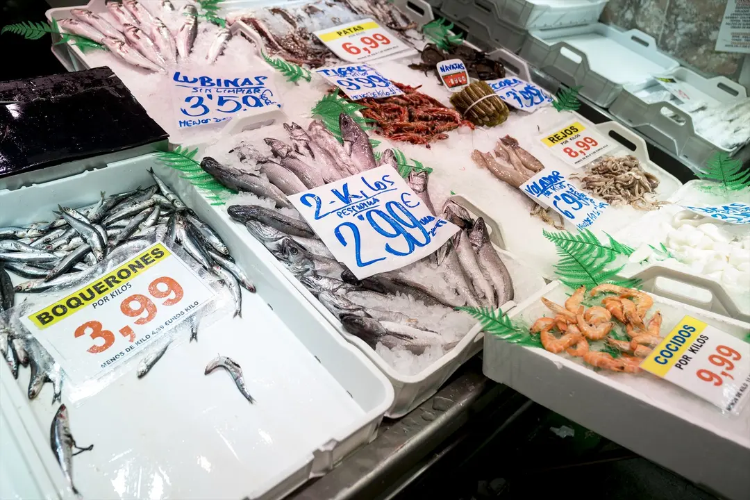 Precios en una pescader&iacute;a. EP / A. P&eacute;rez Meca