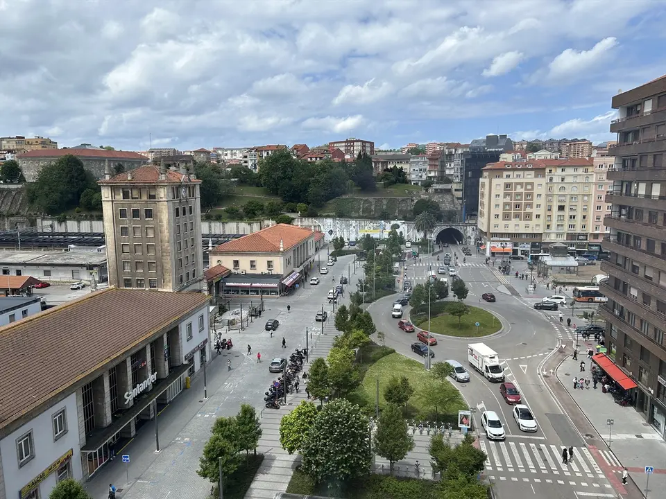 Calles entre la estaci&oacute;n de tren y autob&uacute;s de Santander. EP