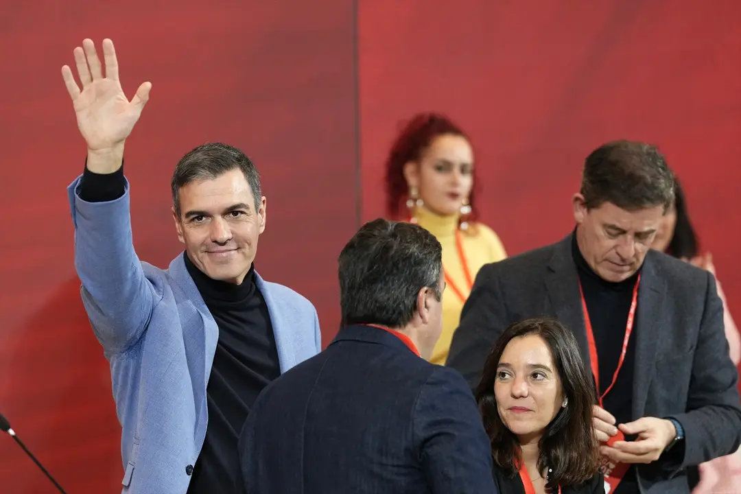 El secretario general del PSOE y presidente del Gobierno, Pedro S&aacute;nchez (i). EP / &Aacute;lvaro Ballesteros / Archivo