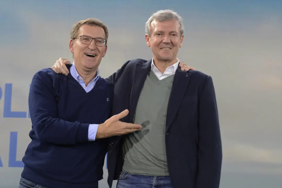 El presidente del Partido Popular, Alberto N&uacute;&ntilde;ez Feij&oacute;o (i), y el presidente de la Xunta de Galicia, Alfonso Rueda (d). EP / Rosa Veiga