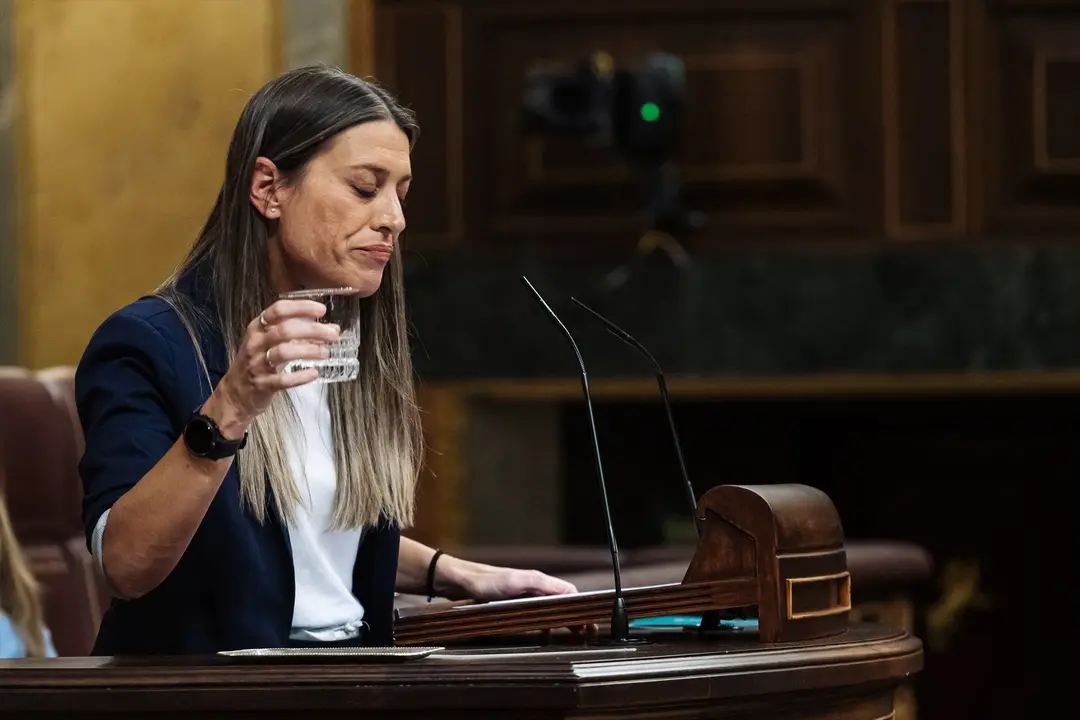 La portavoz de Junts en el Congreso, Miriam Nogueras, interviene durante una sesi&oacute;n plenaria. EP / Carlos Luj&aacute;n