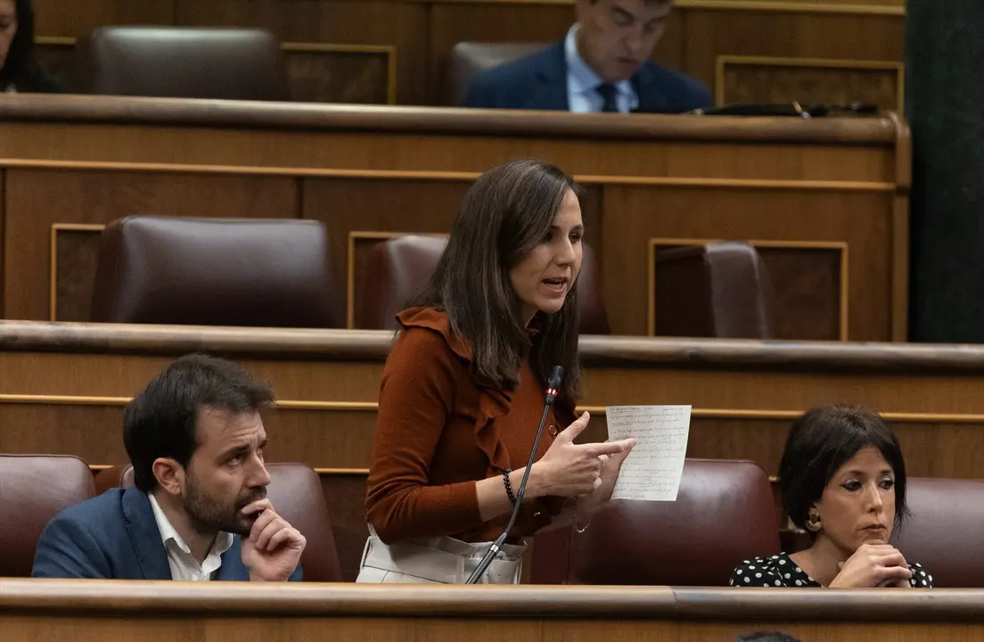La secretaria general de Podemos, Ione Belarra, durante la sesi&oacute;n de control al Gobierno. EP / Eduardo Parra