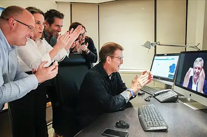 Nu&ntilde;ez Feij&oacute;o celebrando la victoria de Rueda en Galicia.