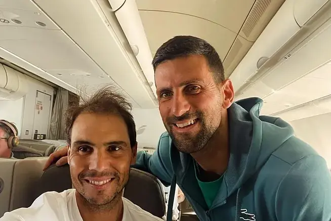 Nadal y Djokovic, en el vuelo direcci&oacute;n a Los &Aacute;ngeles.