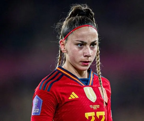 Athenea del Castillo brilla en la #UWNL, marcando un impactante registro de 5 goles y 1 asistencia en solo 8 partidos, destacando su talento y contribuci&oacute;n clave al equipo.