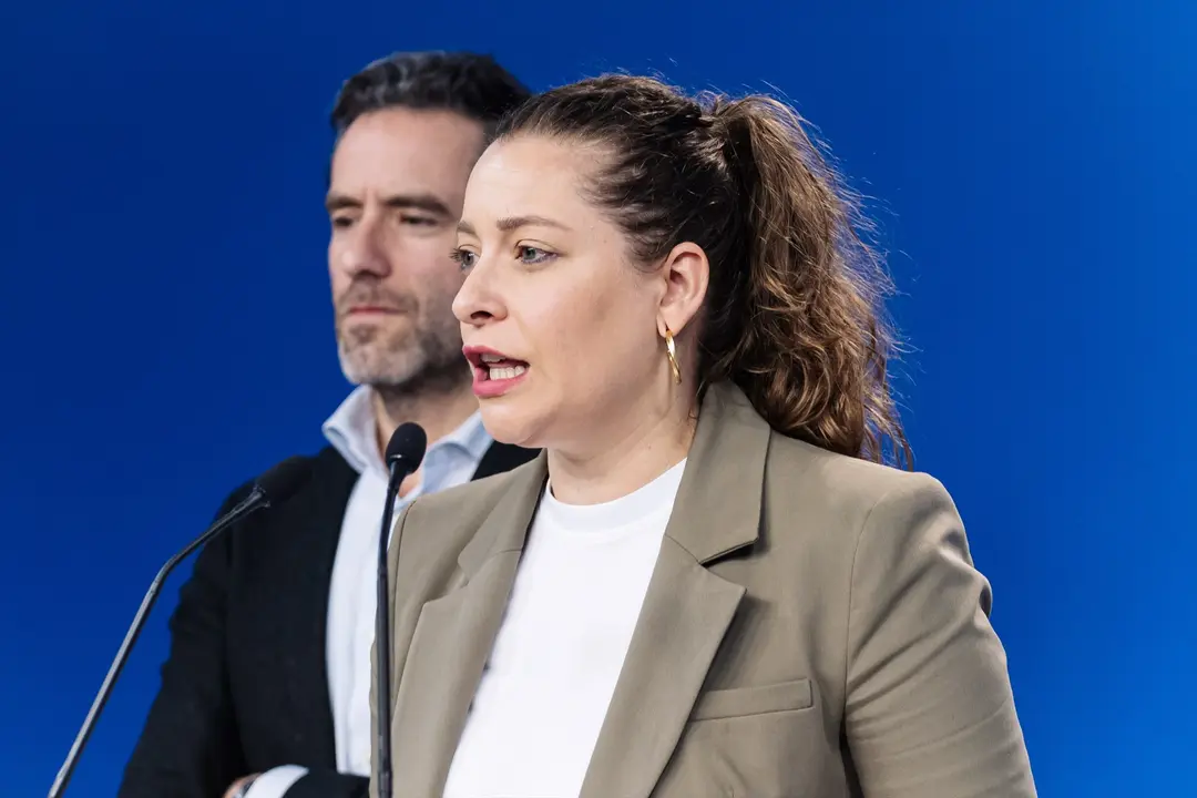 El vicesecretario de Cultura y portavoz del PP, Borja S&eacute;mper y la diputada del PP Esther Mu&ntilde;oz, durante una rueda de prensa posterior a la reuni&oacute;n del Comit&eacute; de Direcci&oacute;n del PP. EP / Carlos Luj&aacute;n