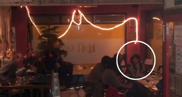 Armengol, captada en una situaci&oacute;n controvertida durante el incidente de 2020 en un bar, m&aacute;s all&aacute; del horario permitido durante la pandemia, suscitando un intenso debate sobre la responsabilidad y coherencia esperada en los l&iacute;deres pol&iacute;ticos en tiempos de crisis.
