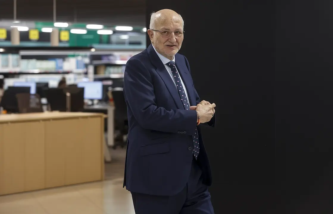El presidente de Mercadona, Juan Roig, tras una rueda de prensa para informar sobre la situaci&oacute;n actual y futura de Mercadona. EP / Rober Solsona