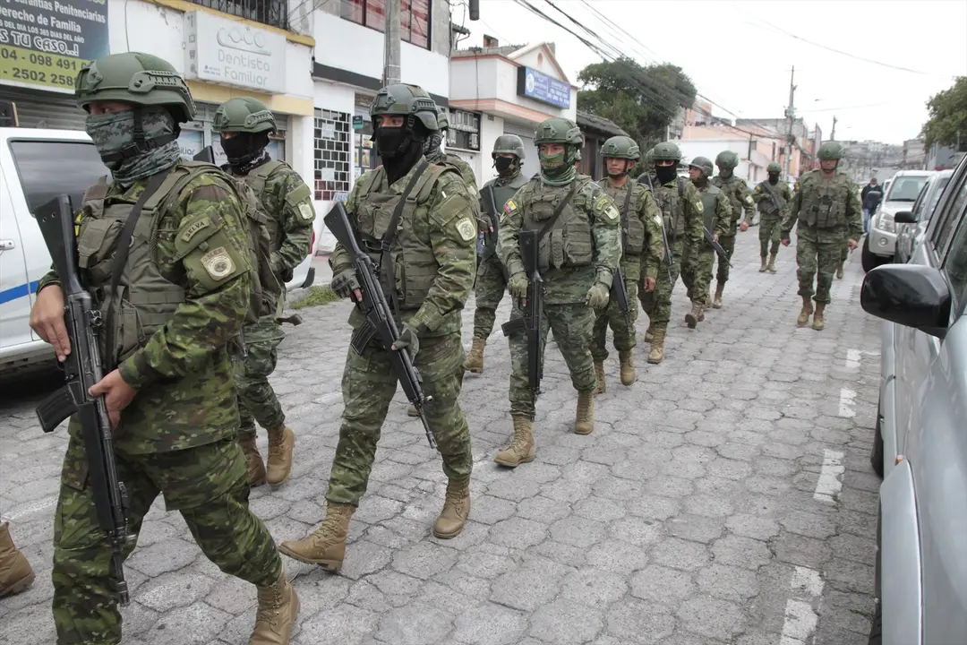 El Ej&eacute;rcito en las calles de Ecuador tras una ola de violencia. EP / Mateo Armas / Archivo